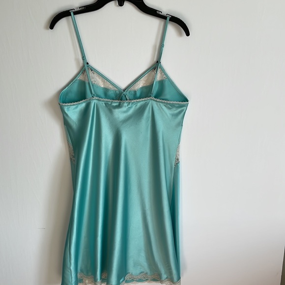 Victoria’s Secret aqua satin and lace chemise EUC - Picture 7 of 11